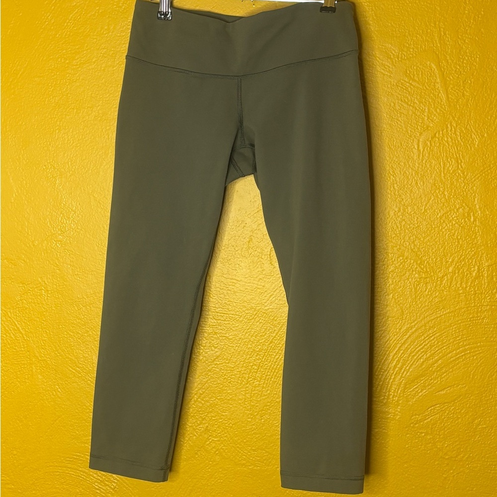 lululemon Wunder Under High Rise Crop 21” Luxtreme Dark Olive Size 6-LNWT RARE